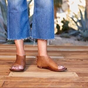 Beek Loon Saddle Brown Leather Sandals Shoes Flats